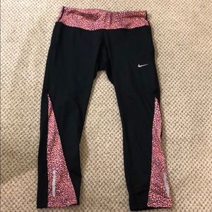 Cropped Nike Leggings